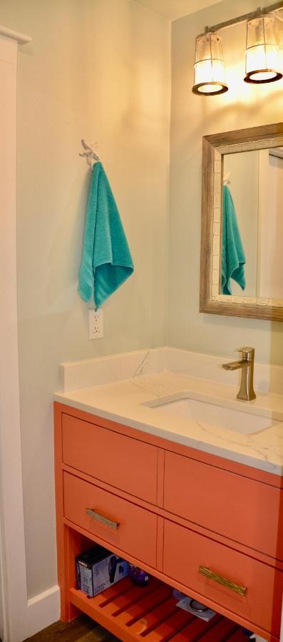 Waterfront Guesthouse On Key Allegro/Little Bay With Dock 락포트 외부 사진